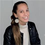 Profesora de francés, impartiendo clases para todas las edades y niveles